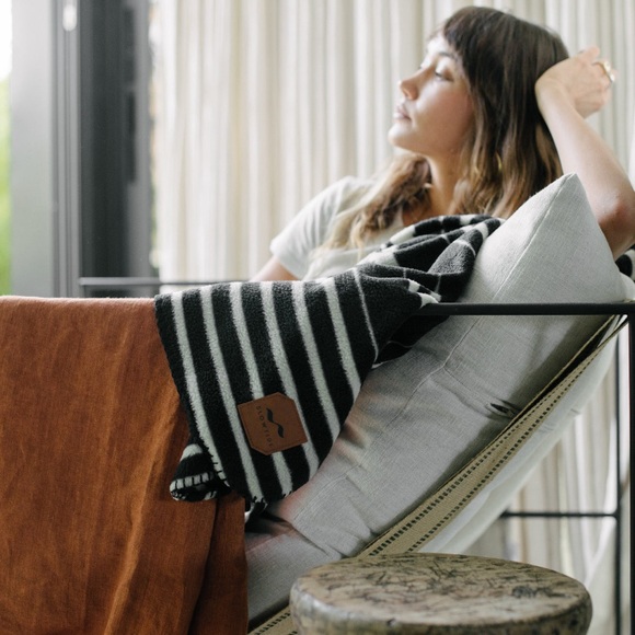 NWOT Slowtide Hayden Fleece Blanket - Picture 5 of 11